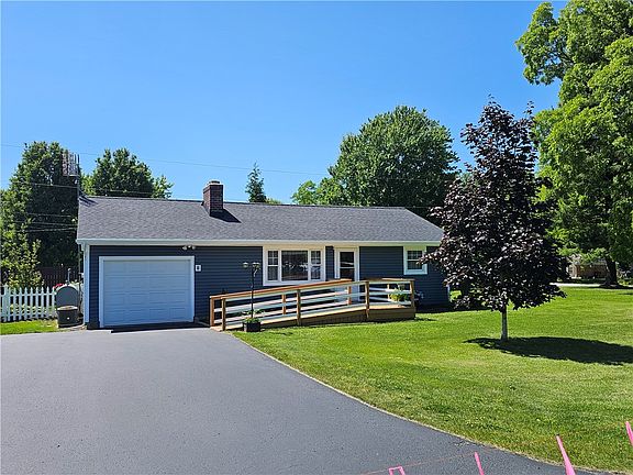 2nd image of 3855 N Lake Shore Dr