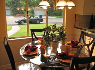 1775 Stanford Ave, Menlo Park, CA 94025