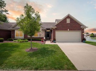 52575 Sable Dr, Macomb, MI