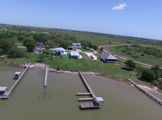 16 Trout St, Palacios, TX 77465