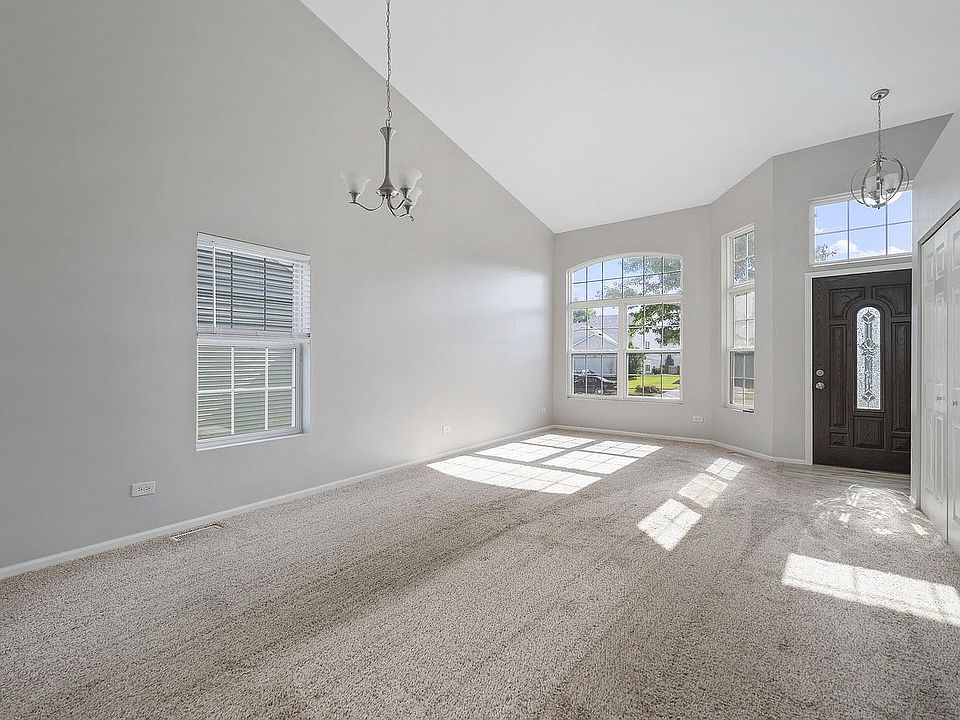 1st image of 2101 Ashbrook Ct