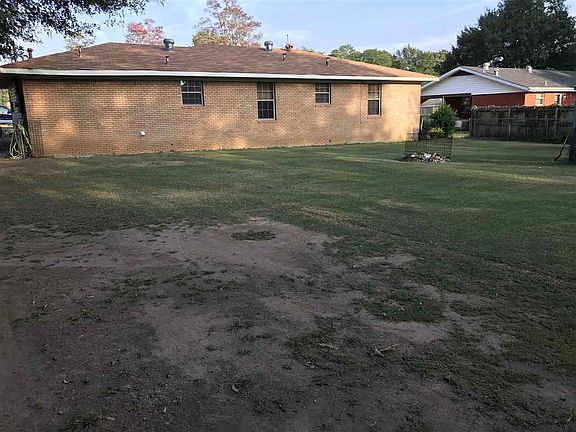 5th image of 705 Jasper Dr