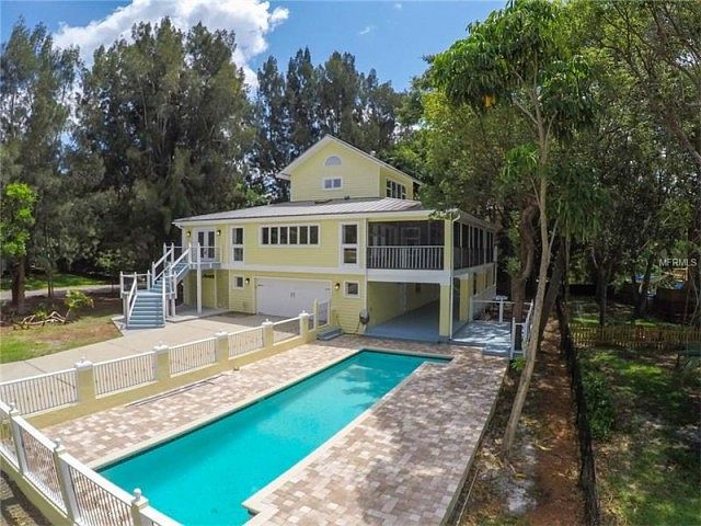 1st image of 13088 Hibiscus Ave