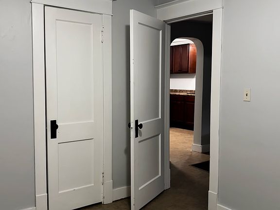 5th image of 102 Fuller Ave #2