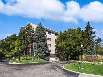 1S150 Spring Rd APT 4D, Oakbrook Terrace, IL, 60181