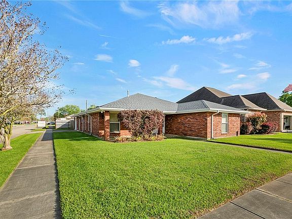 2nd image of 3021 Karen Dr