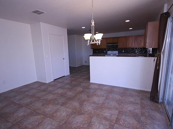 5th image of 482 E Sterling Canyon Dr