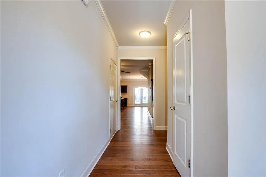 3 bed, 2.5 bath, 1776 sqft, $1,950 — Photo 3