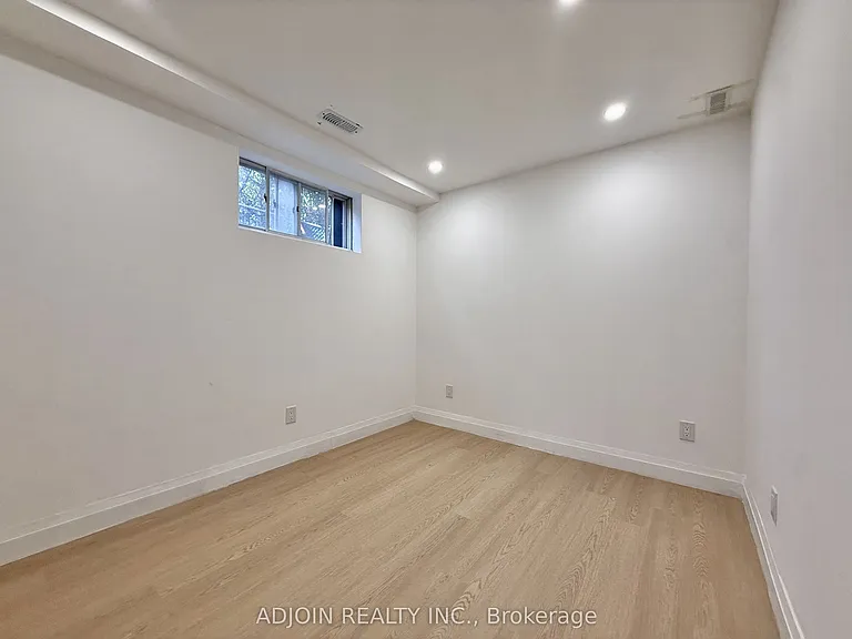 18 Patrick Blvd — Photo 7