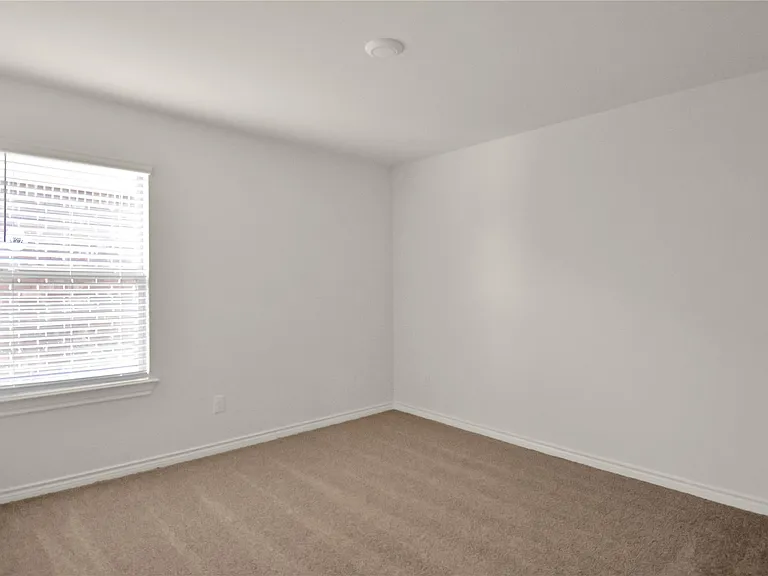 7221 Mayplace Dr — Photo 3