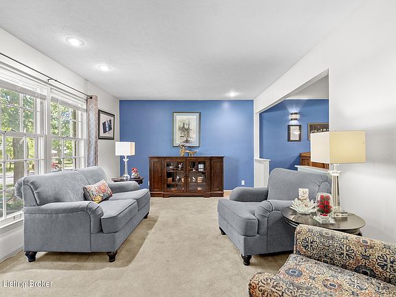 5th image of 1100 Timber Oak Dr