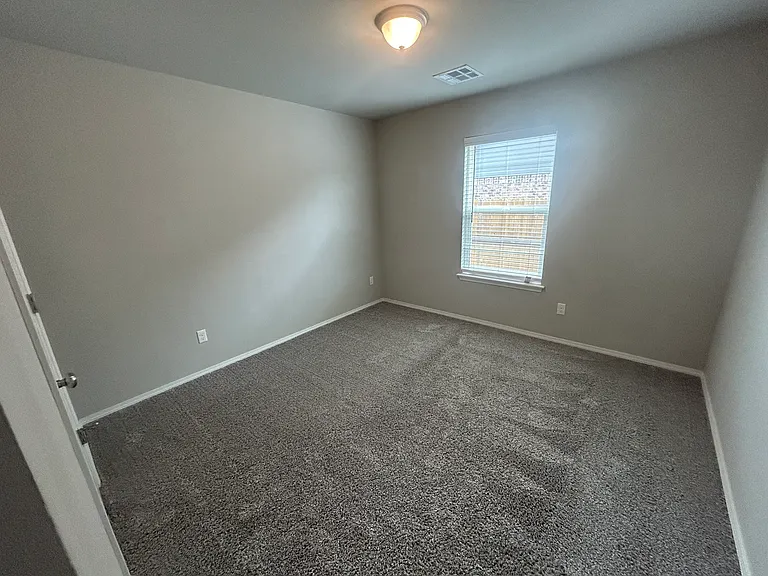 1502 E Utica Pl — Photo 32