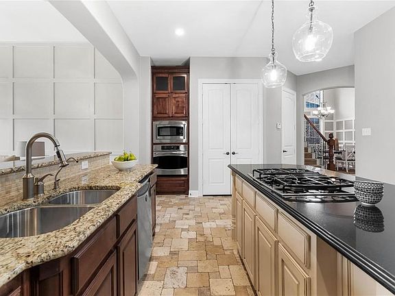 4th image of 2513 Sir Alexander Ln