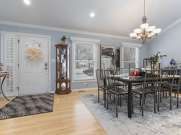 4th image of 225 Wickham Dr