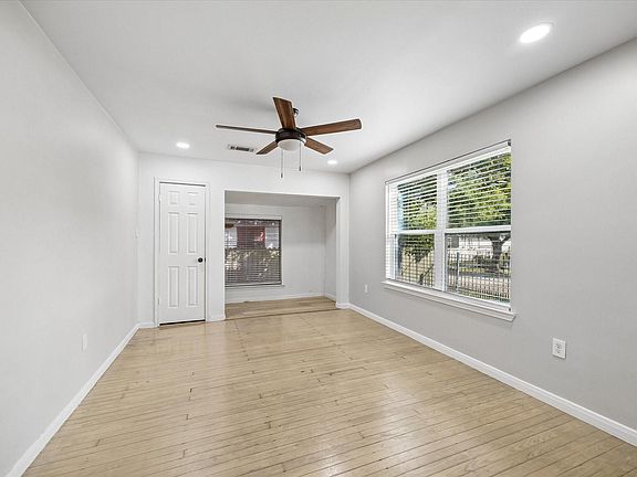 4th image of 4801 Avenue H