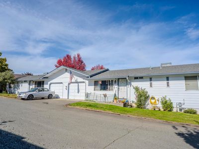 1762 SW Allen Creek Rd, Grants Pass, OR, 97527
