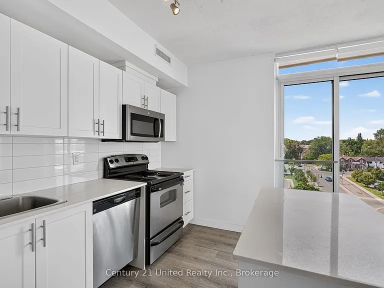 100 Bond St E #606 — Photo 5