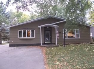 1313 N Maple St, Watertown, SD 57201