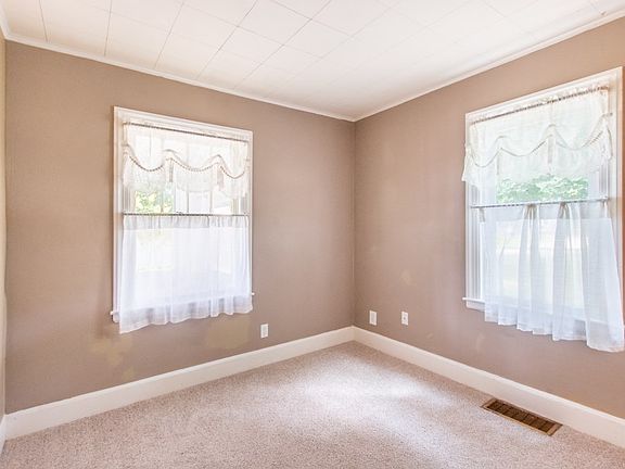 5th image of 2629 Highland Ave