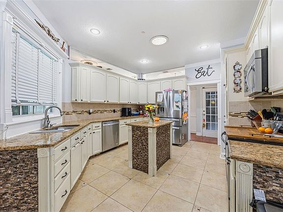 5th image of 13031 Sunshine View Ct