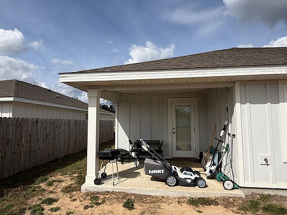 3rd image of 809 Otto Loop