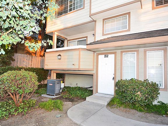 2nd image of 11150 Glenoaks Blvd Unit 212