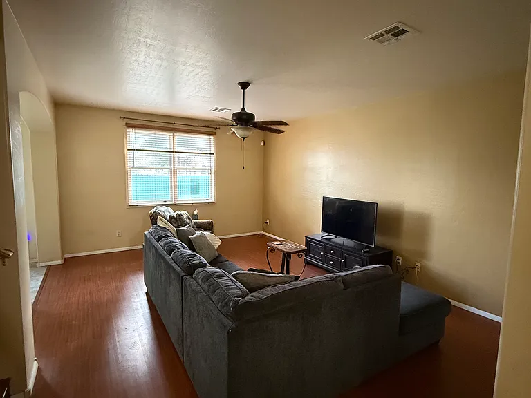 2101 E Sunland Ave — Photo 16