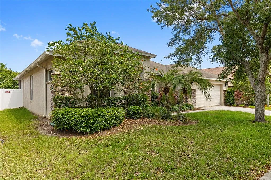 Building Photo - 13655 Artesa Bell Dr