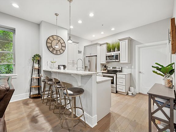 3rd image of 537 Apple St #103