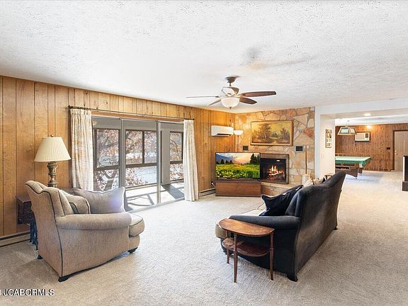 3rd image of 2366 Ozark Isle Dr