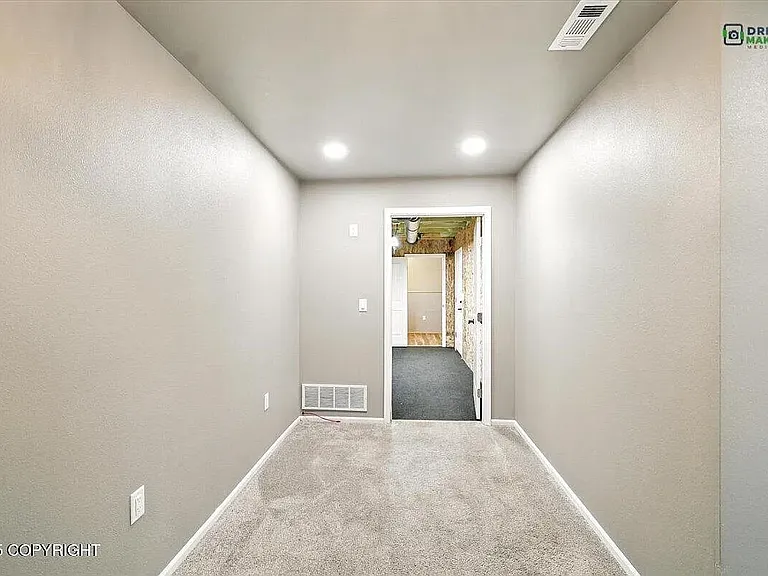 6025 N Engstrom Rd — Photo 16