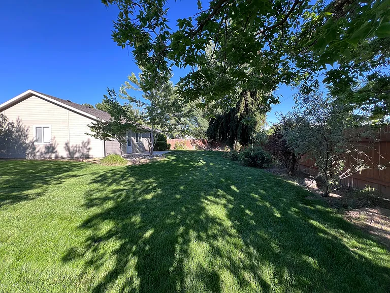 E Anemone Ln — Photo 14