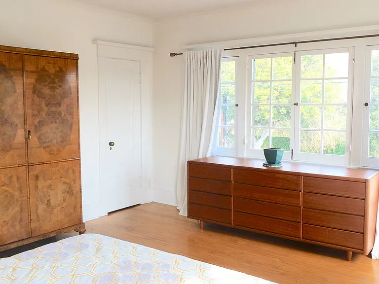 2417 Walgrove Ave — Photo 15