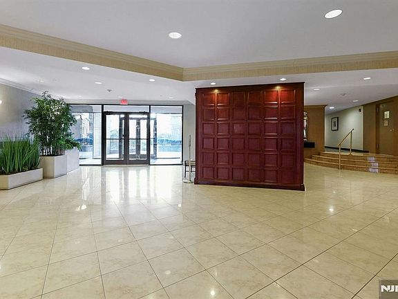 3rd image of 2200 N Central Rd APT 15g