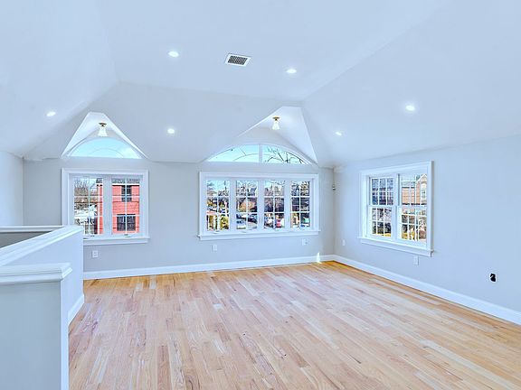 3rd image of 203-18 116th Ave