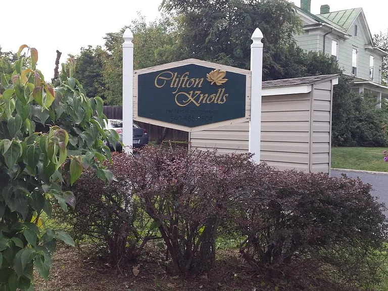 Clifton Knolls Townhomes - 12 Units perfectly located to the outer loop with easy/quick access to interstates 64 & 81