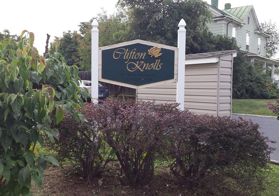 Clifton Knolls Townhomes - 12 Units perfectly located to the outer loop with easy/quick access to interstates 64 & 81