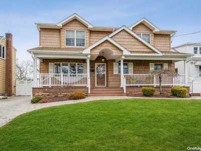 794 S Broadway, Lindenhurst, NY, 11757