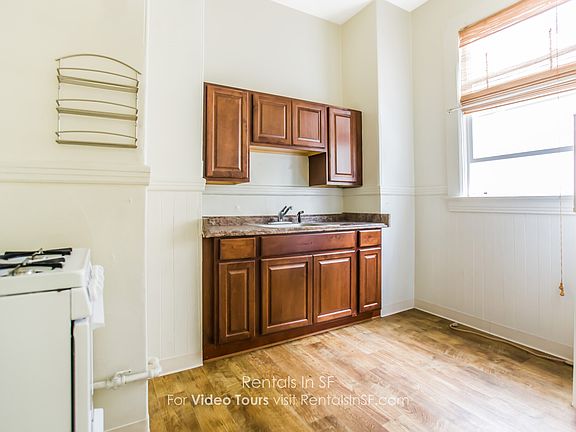 2nd image of 643 Oak St #8