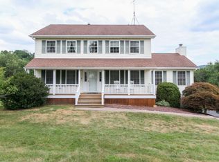 113 Mayfair Rd, Poughquag, NY 12570