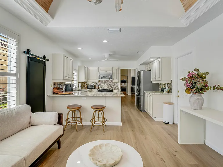 26 Via Aurelia Palm — Photo 8