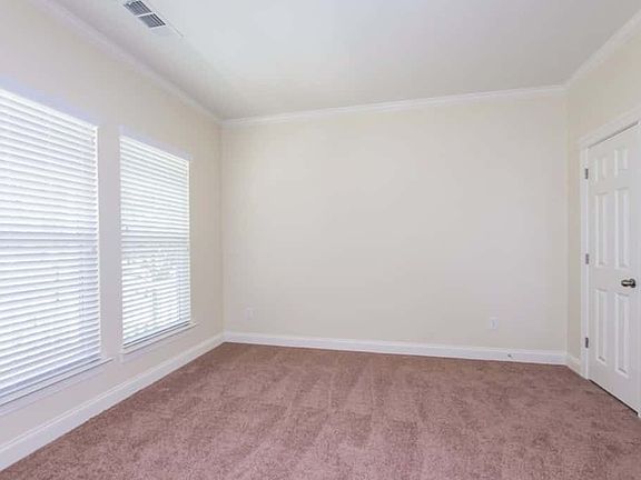 5th image of 13305 Banner Court Ln