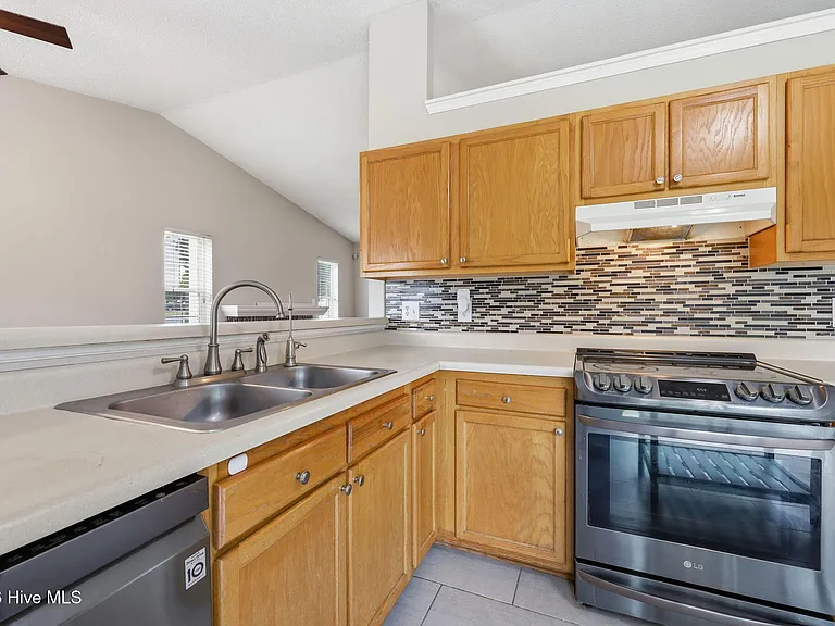 128 Fodder Dr — Photo 11