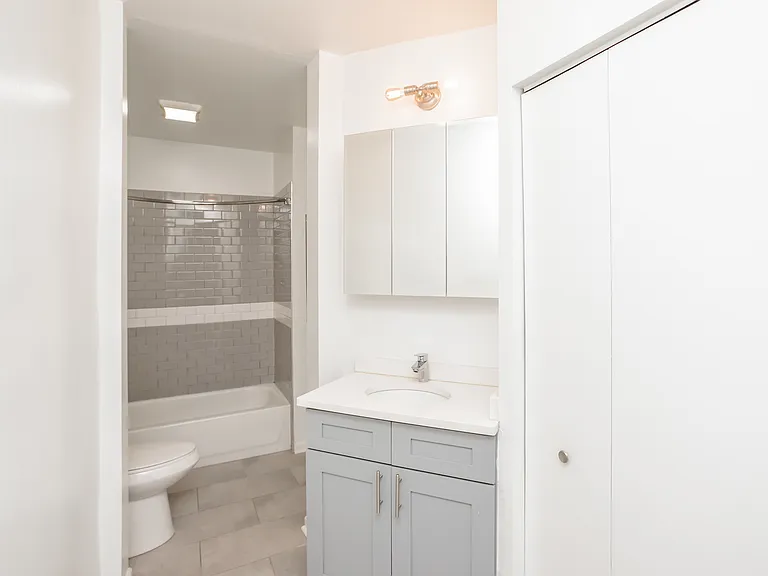 801 N Wabash Ave #46-4W — Photo 6