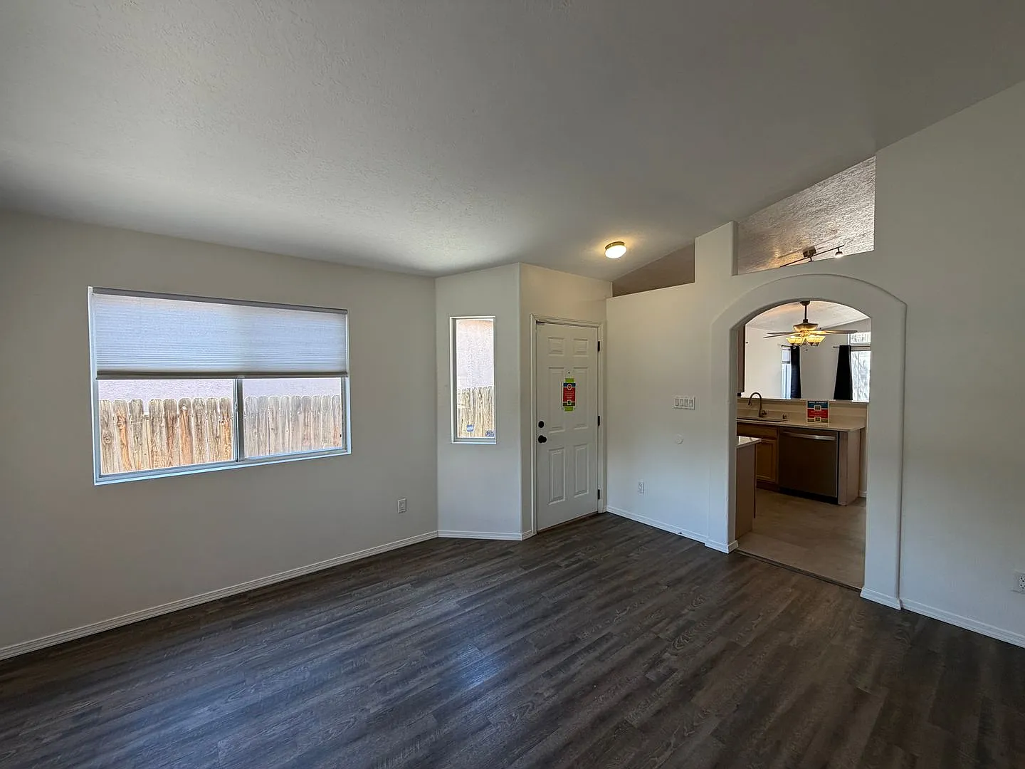 3 Bedroom Single Story Home Available Near Unser Blvd NW & McMahon Blvd! — Photo 4