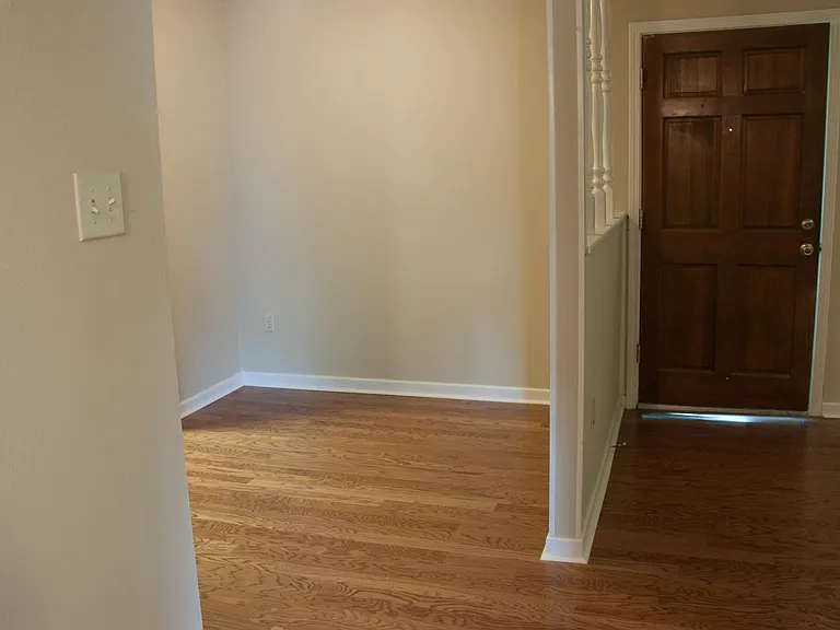 752 Kenmore Ave — Photo 10