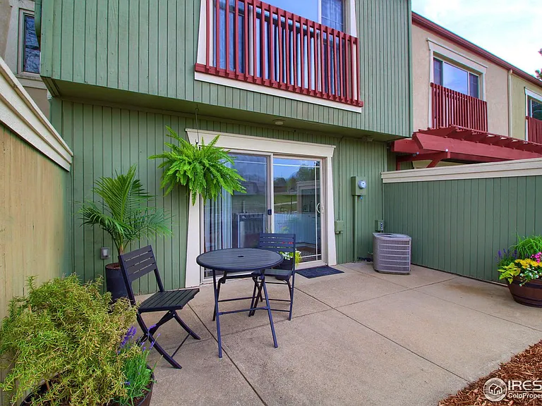 855 W Moorhead Cir — Photo 25