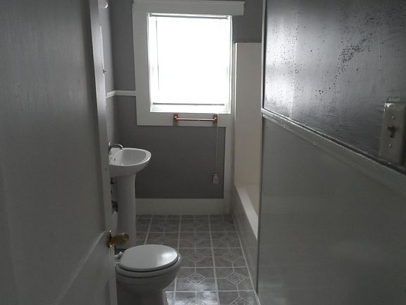 5th image of 618 Pecan Valley Dr