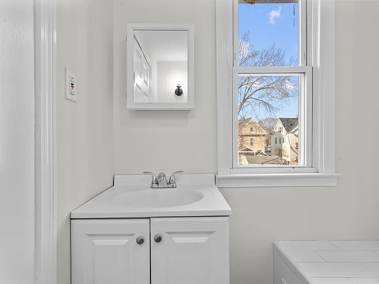 426 Poplar St #2 — Photo 6