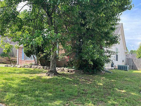 2nd image of 10623 Pine Forest Ln